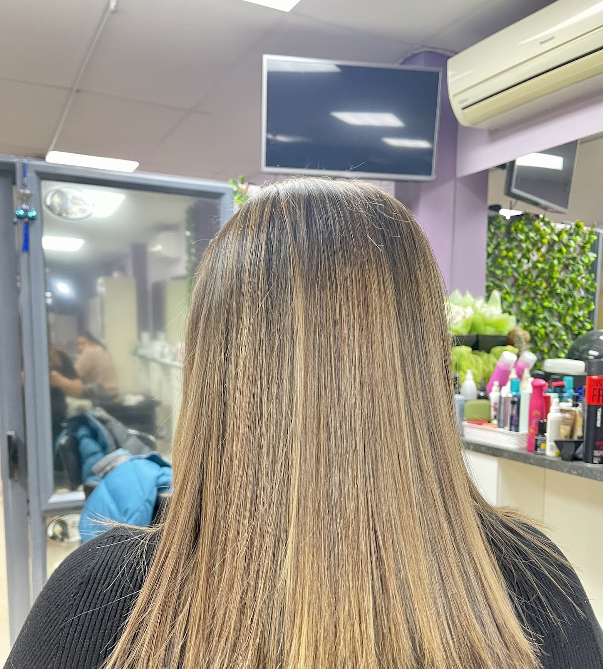 Hair and beauty work at Ladies Corner, Papatoetoe